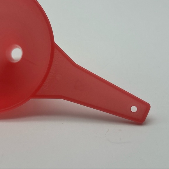 Tupperware Large Funnel Fill Oil Bottles Shakers Make Rice Mold Kiss Pink Retro - Picture 4 of 9